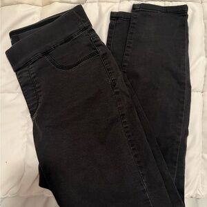 Nine West Black Pull-On Skinny Jeans - Size 6